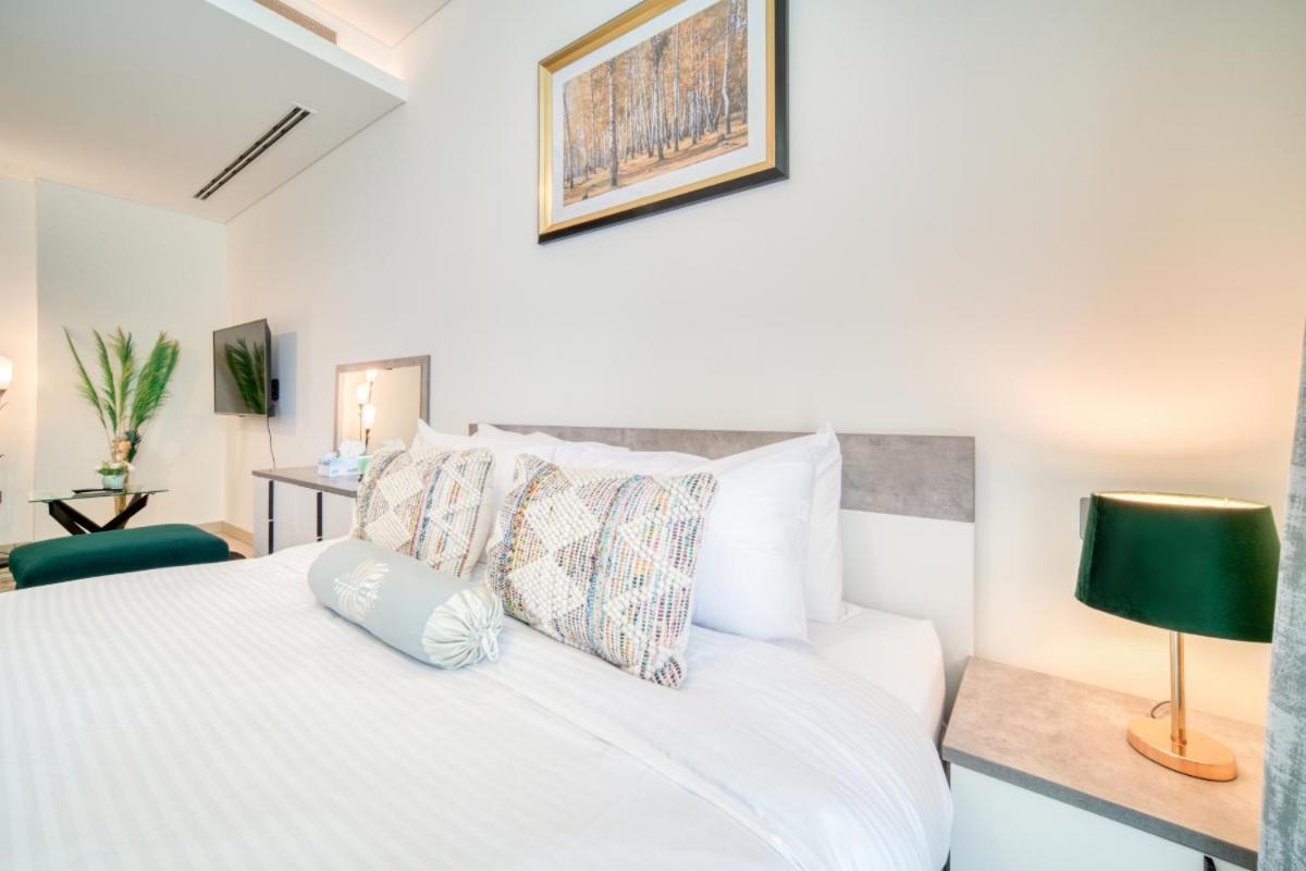 Luxury In Sobha Hartland Greens By Pk Holidays Apartment Dubai